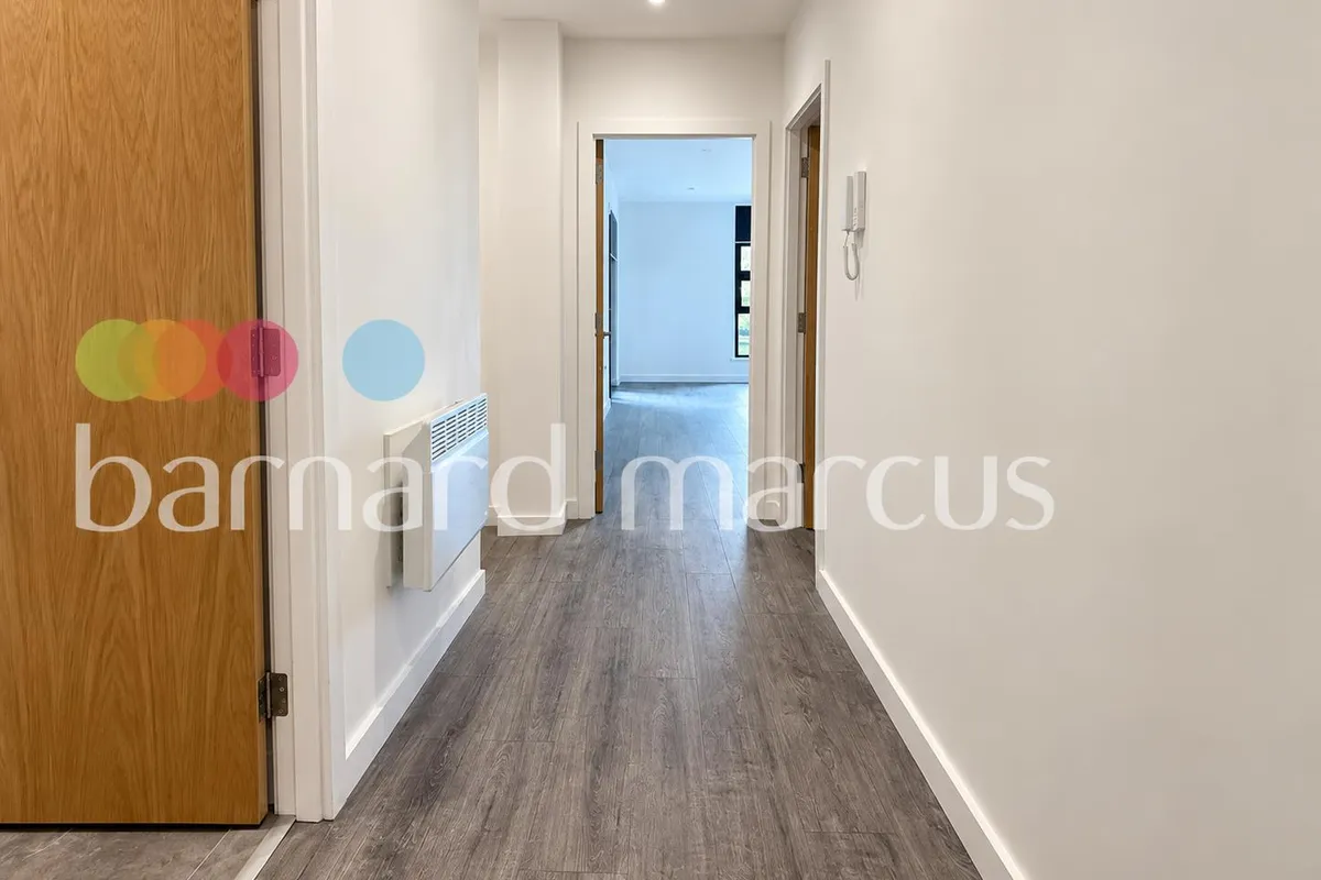 Flat Purley Way in Greater London