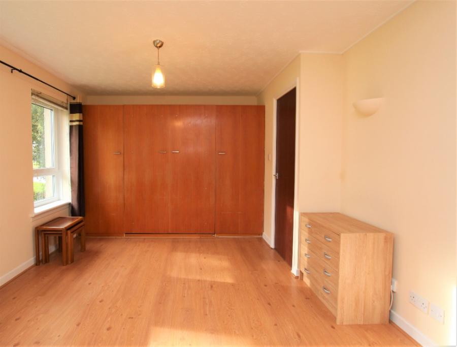 Flat Rosebank Avenue in Falkirk