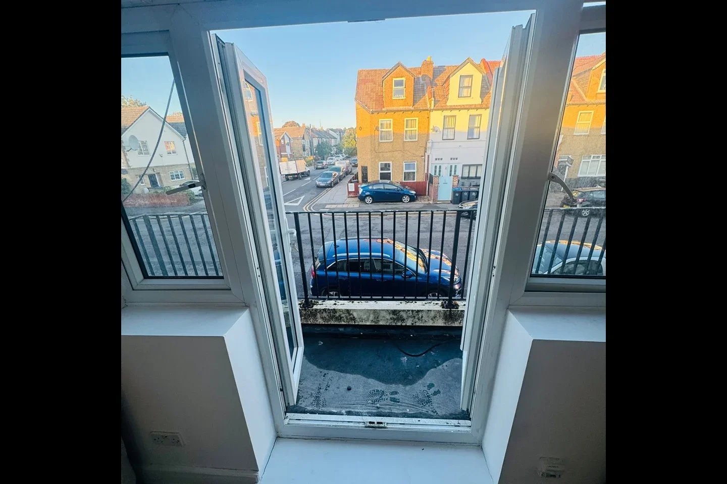 Flat Norbury Road in Greater London