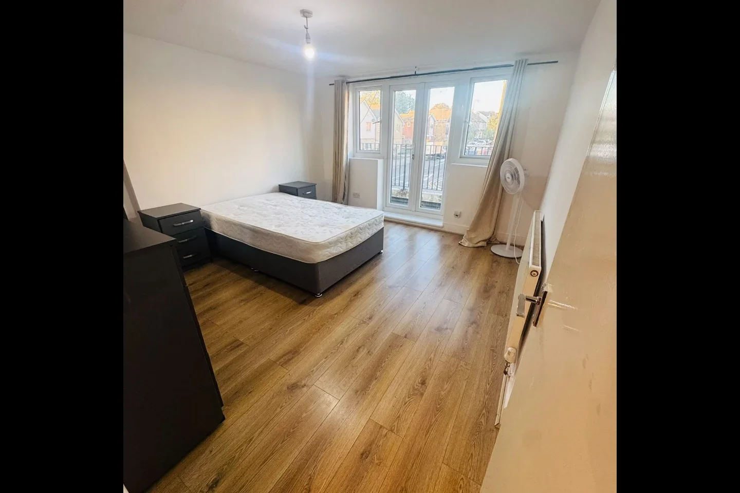 Flat Norbury Road in Greater London