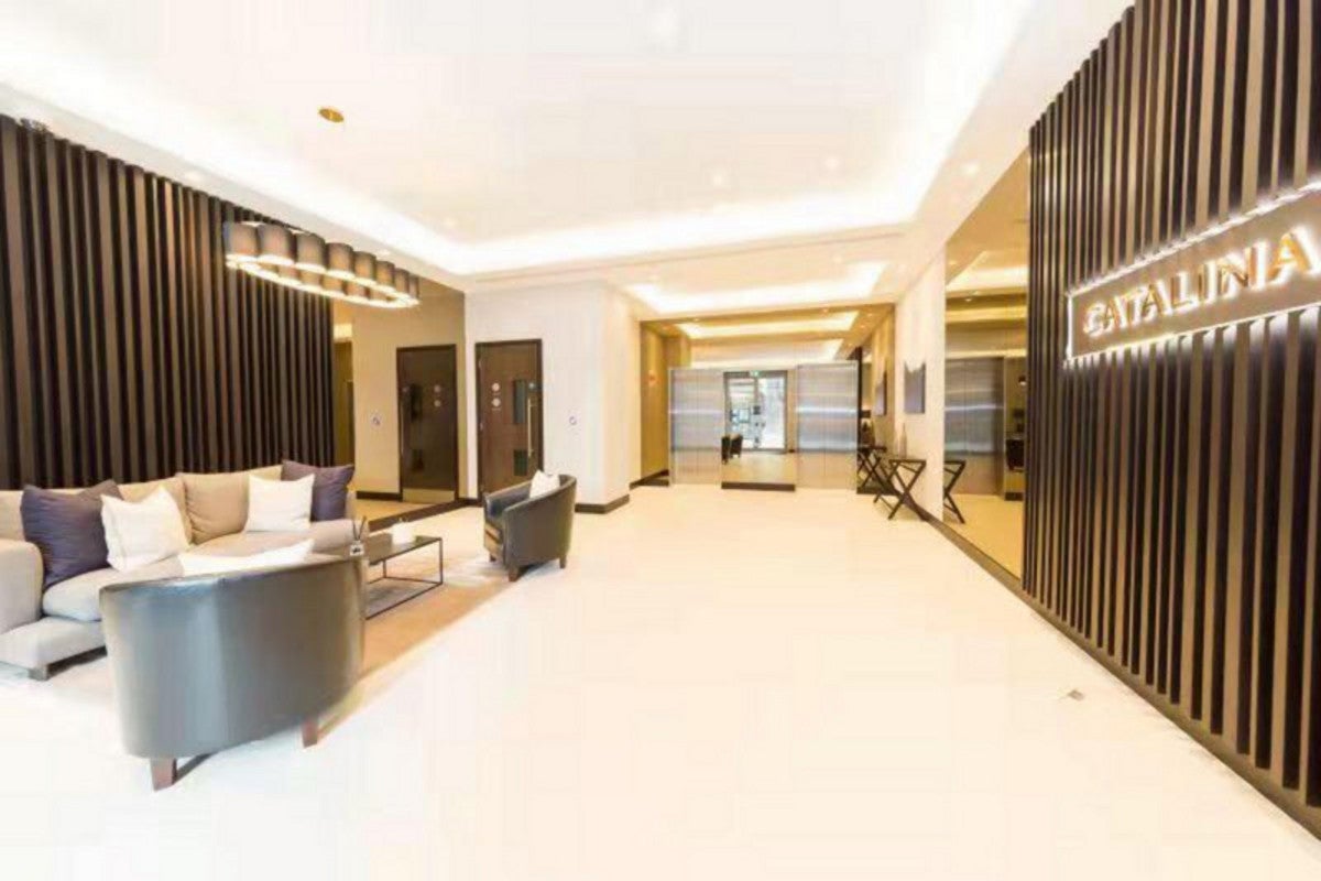 Flat Leman Street in Greater London