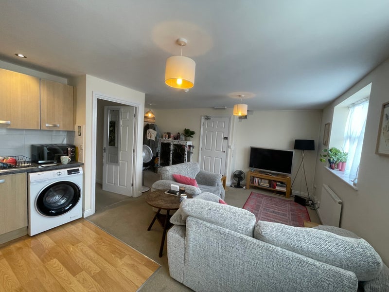 Room Warden Road in Bristol