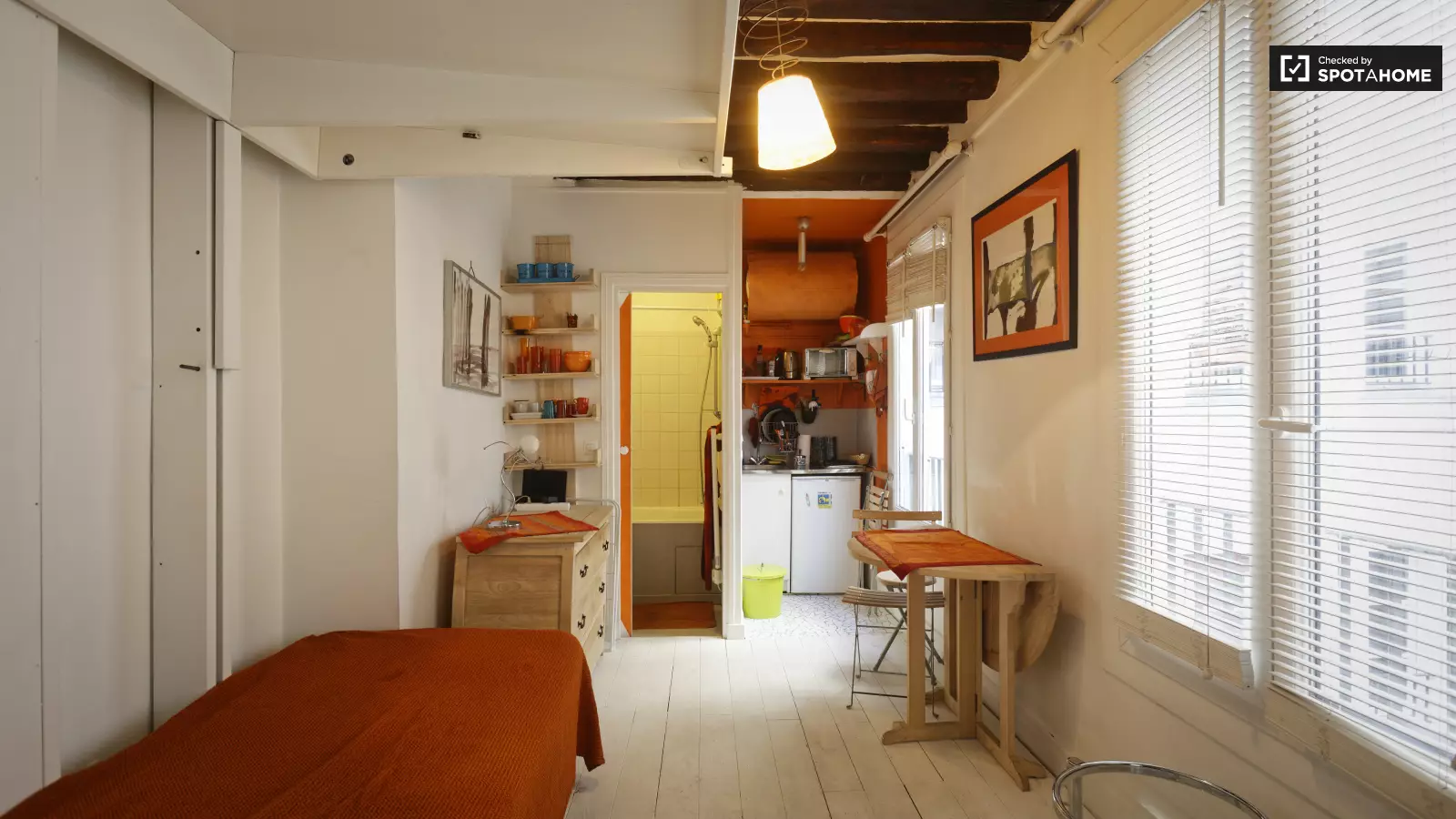 Flat Rue Christine in Paris