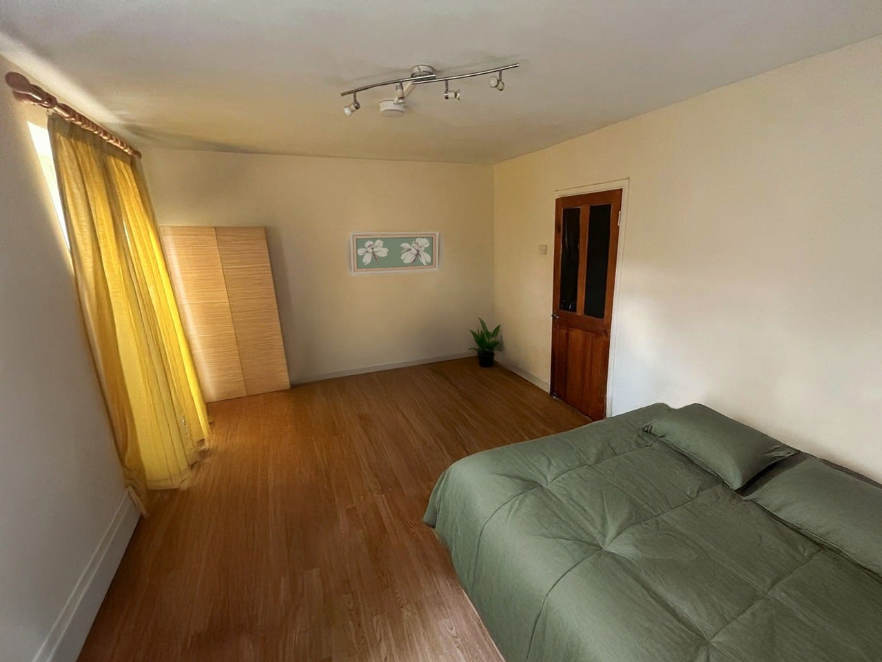 Room Clapham Road Estate in Greater London