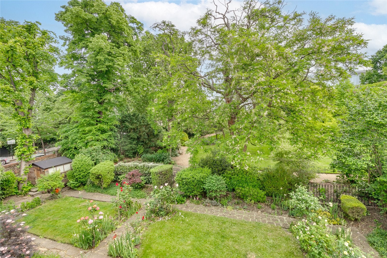 Flat Clarendon Road in Greater London
