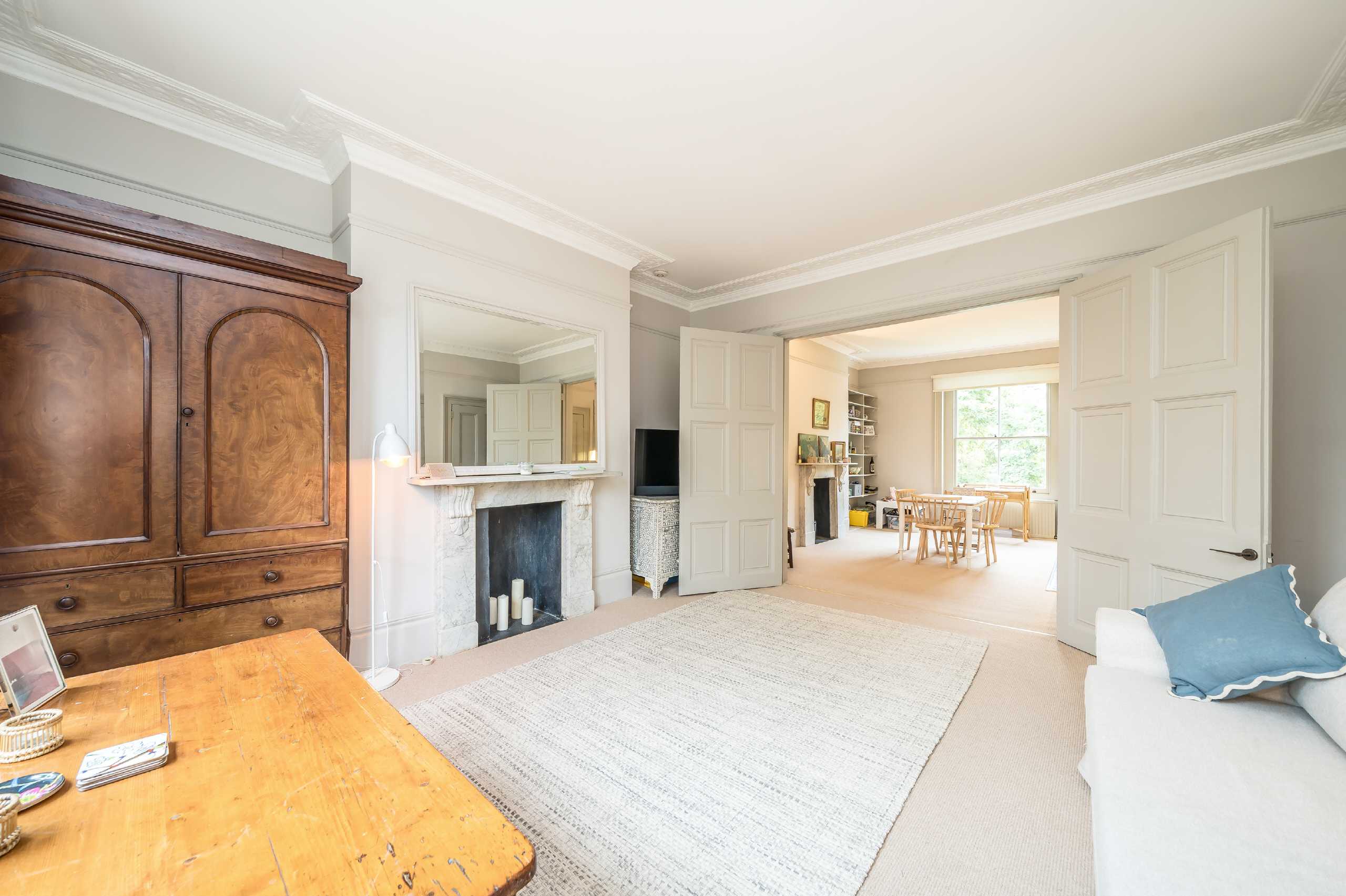 Flat Clarendon Road in Greater London