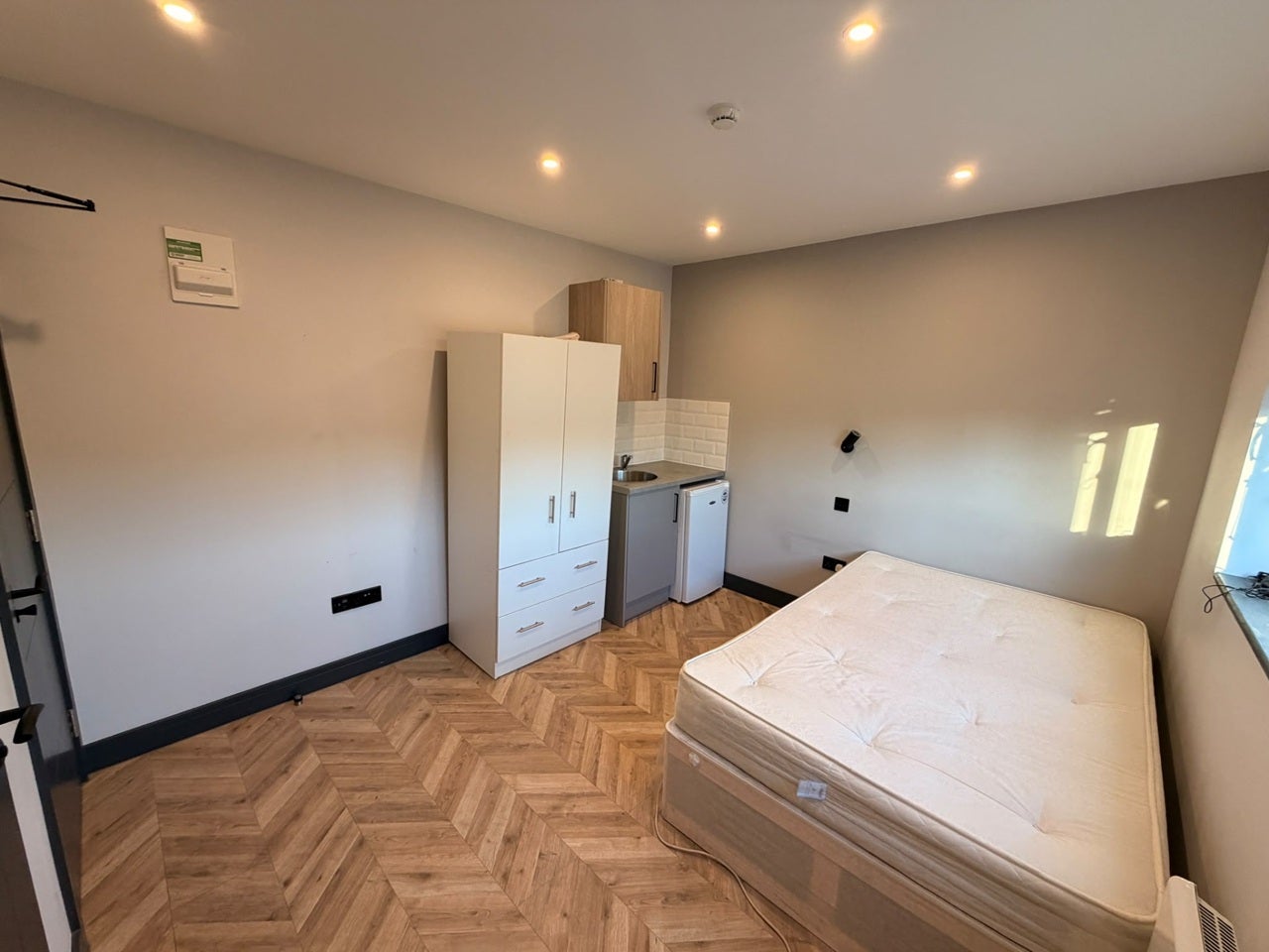 Flat Somervell Road in Greater London