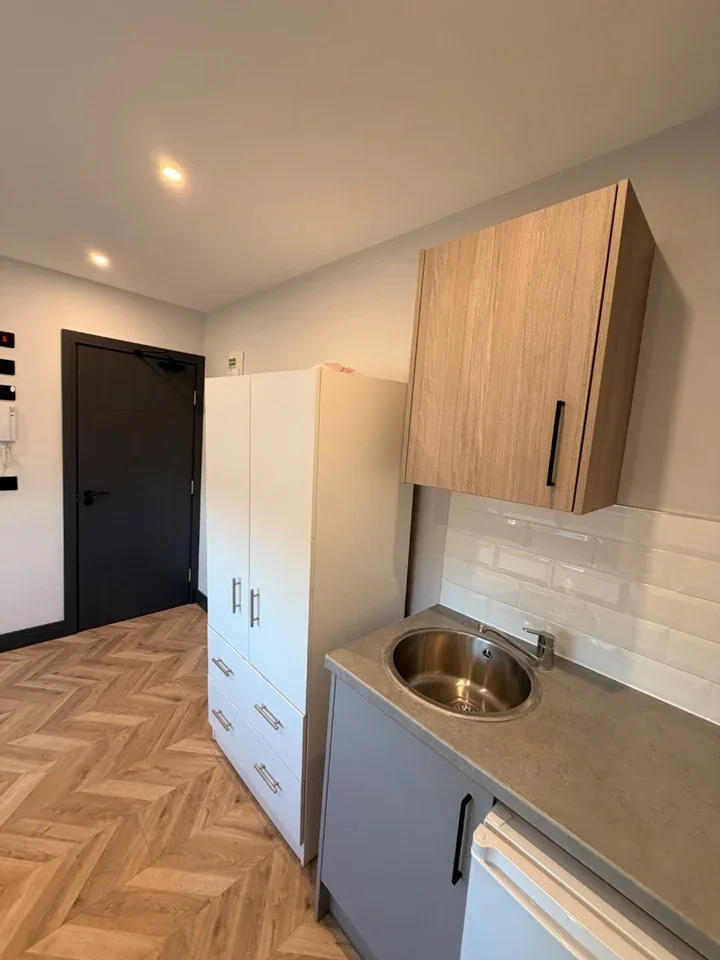 Flat Somervell Road in Greater London