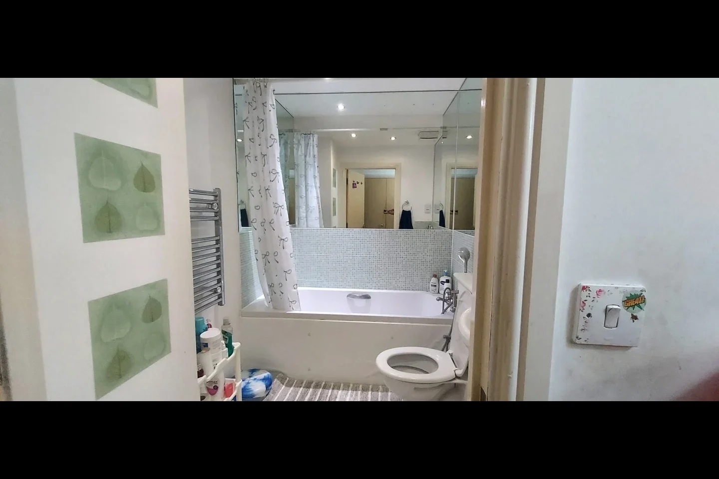 Flat Prince Regent Road in Greater London