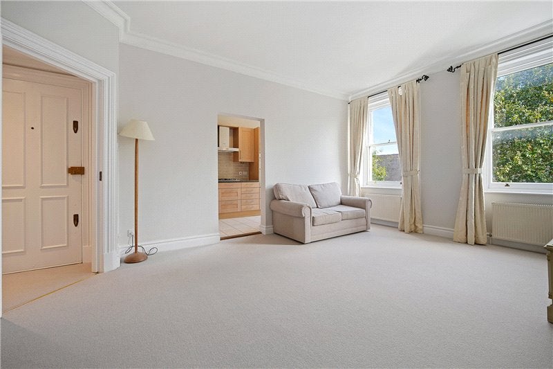 Flat Southwell Gardens in Greater London