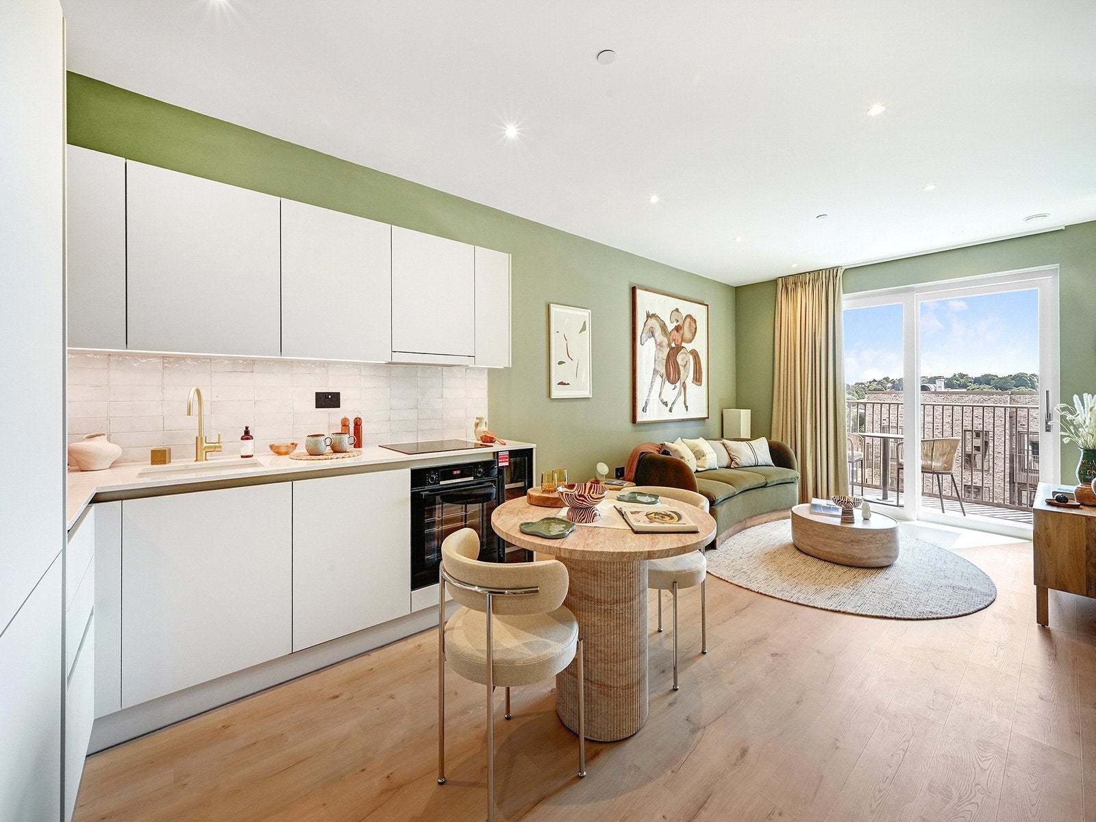 Flat Caversham Road in Greater London