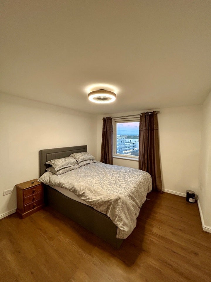 Flat Prince Regent Road in Greater London