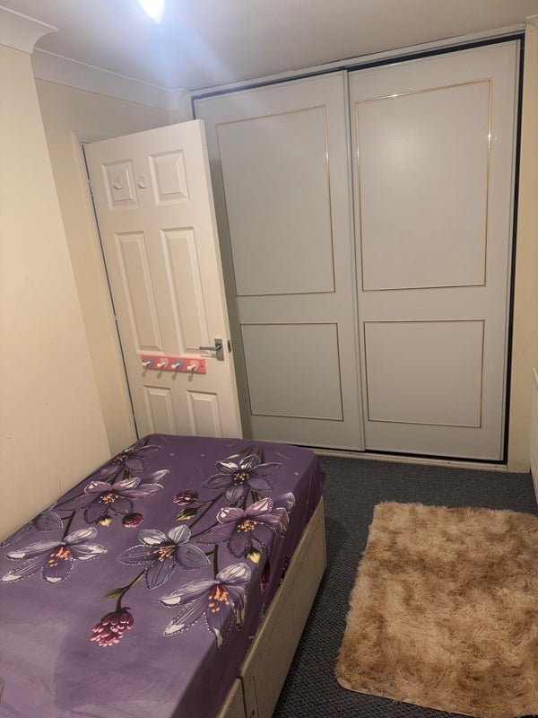 House Hartfield Close in Chesterfield