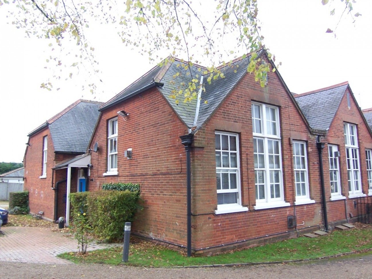 Flat Poplar Road in Mole Valley