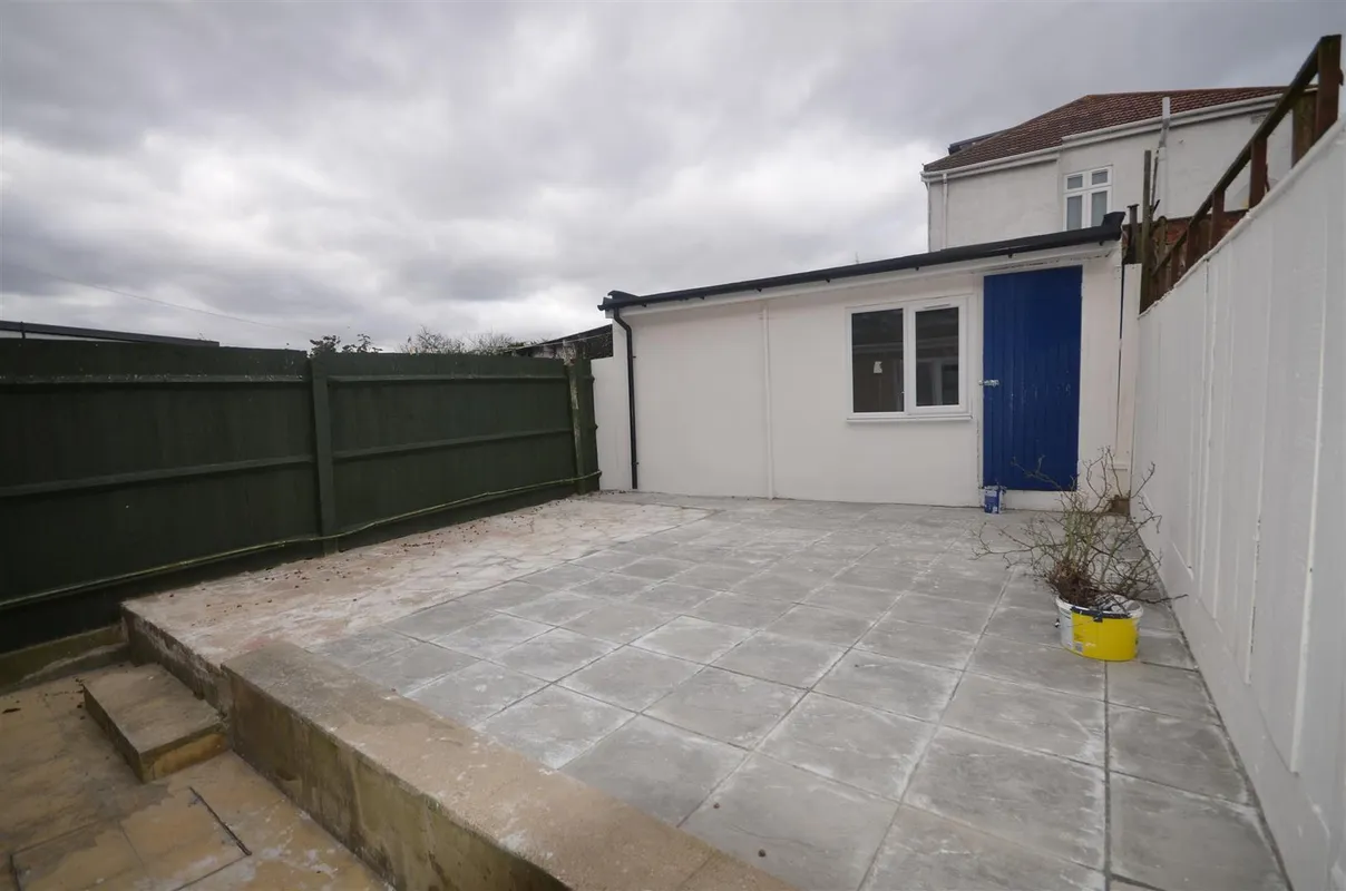 House Tiverton Road in Greater London
