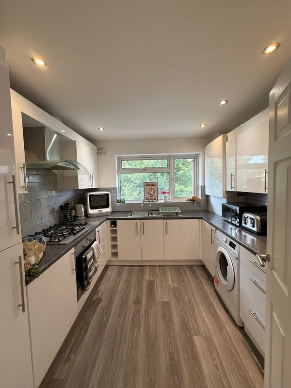 Room Athenaeum Road in Greater London