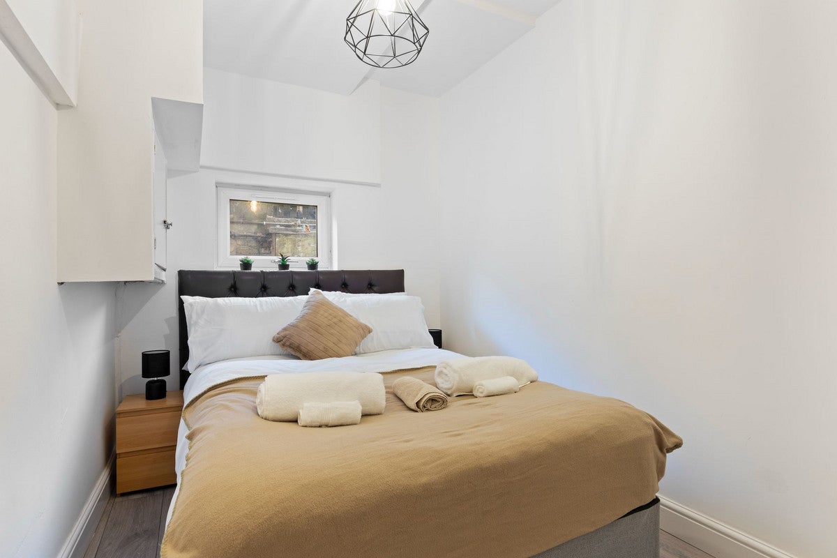 Flat Lewisham Way in Greater London