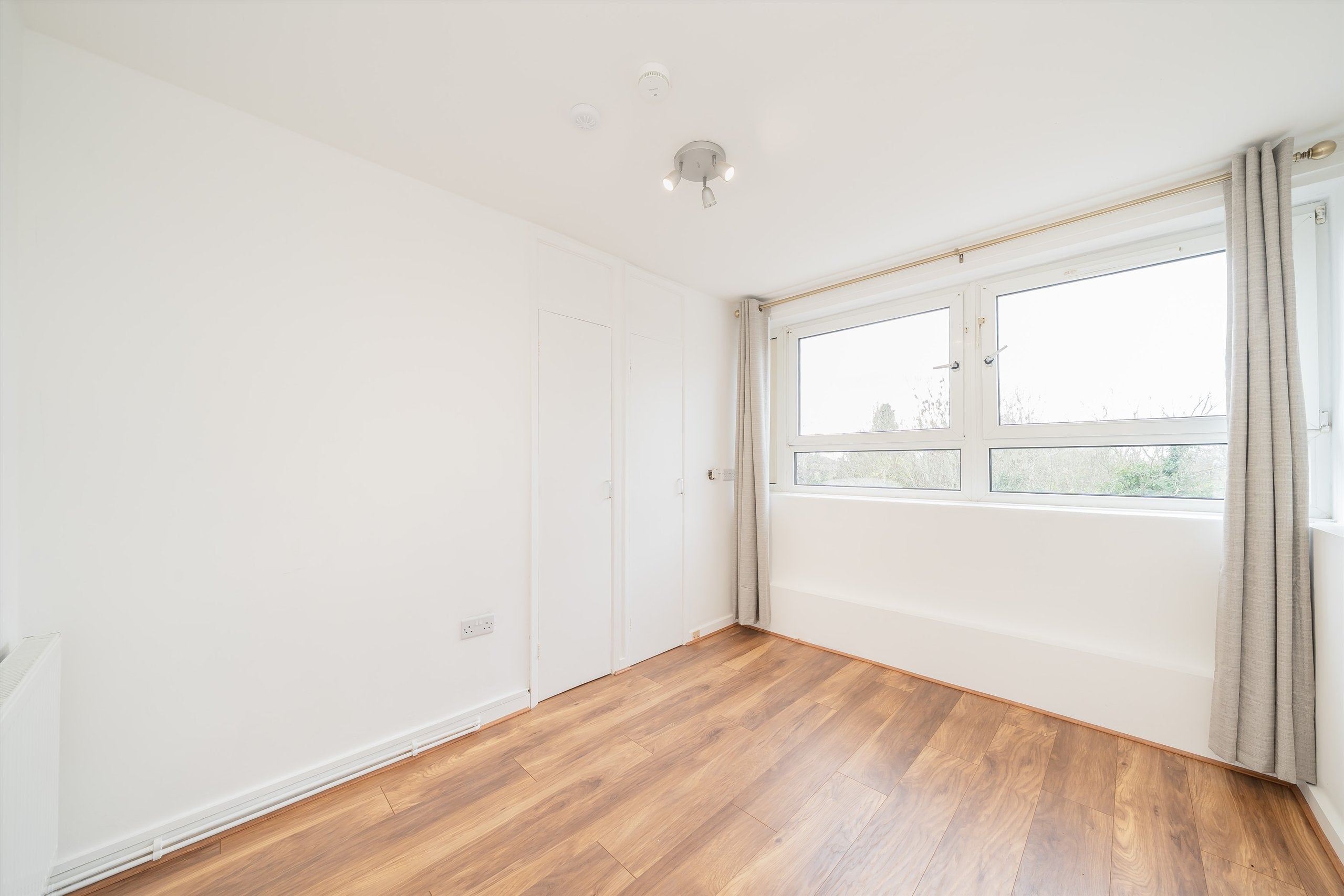 Flat Willesden Lane in Greater London