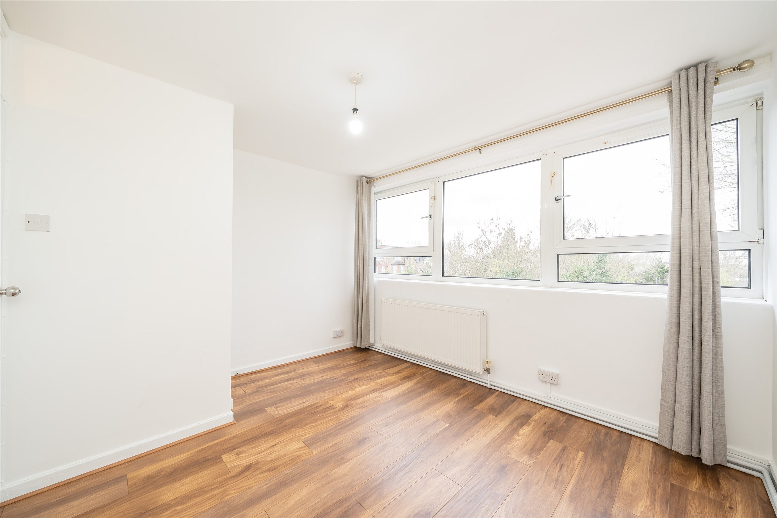 Flat Willesden Lane in Greater London