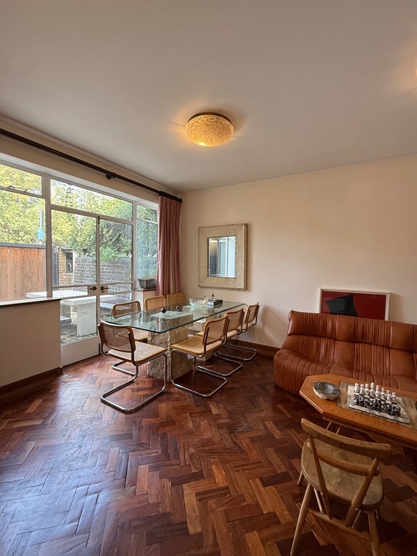 House Scrubs Lane in Greater London