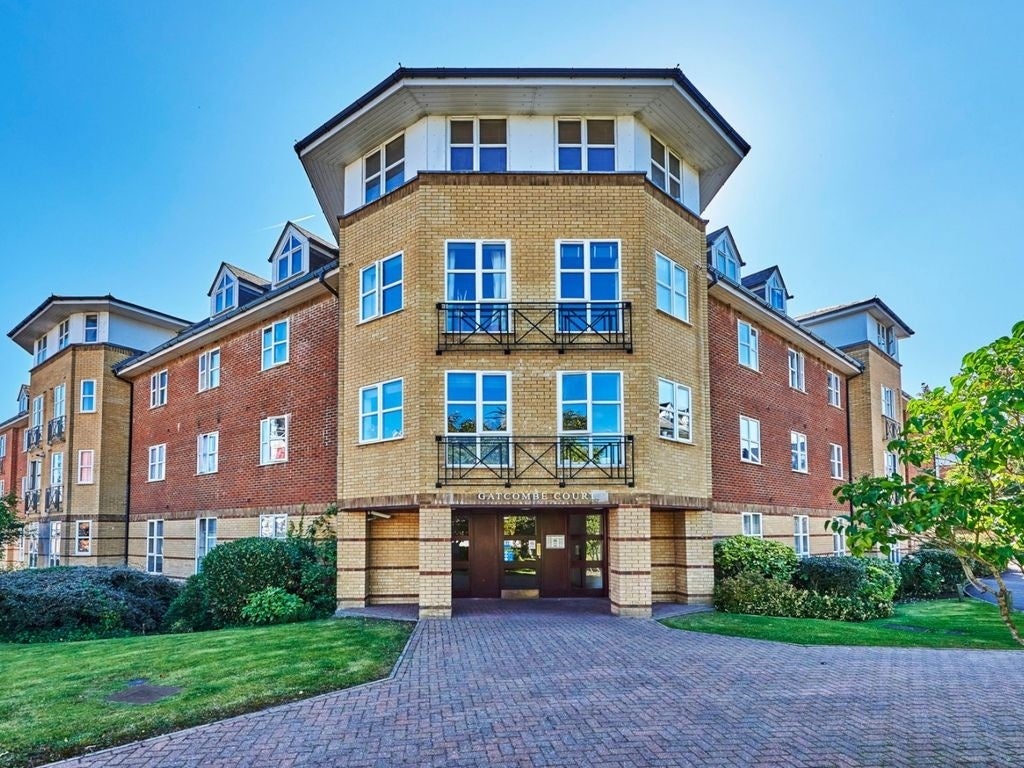 Flat Camp Road in St Albans
