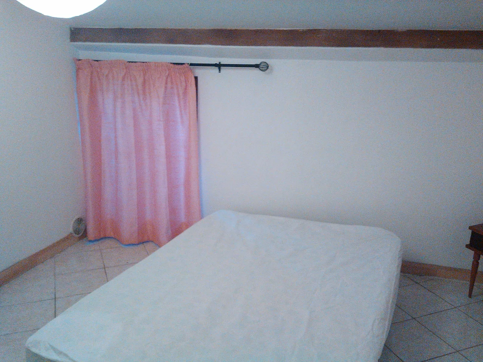 Chambre Rue des Templiers à Montfrin