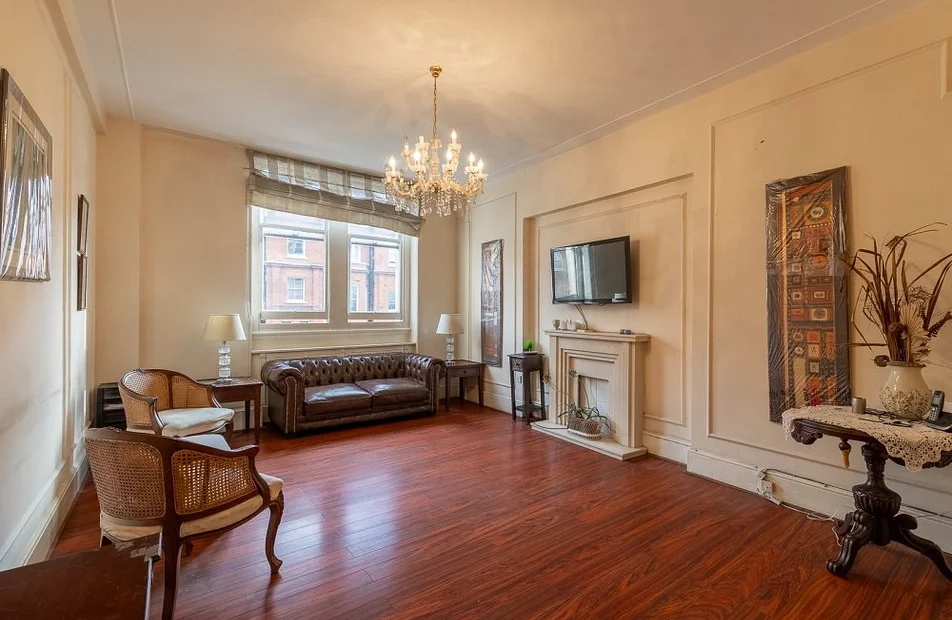Flat Brompton Road in Greater London