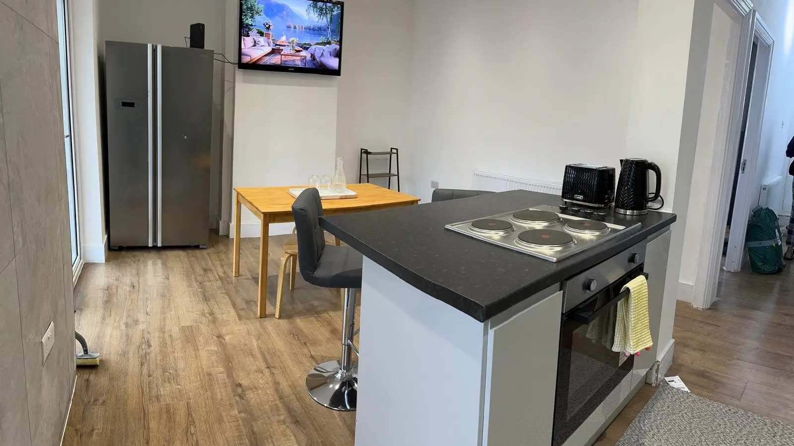 Flat Oakington Manor Drive in Greater London