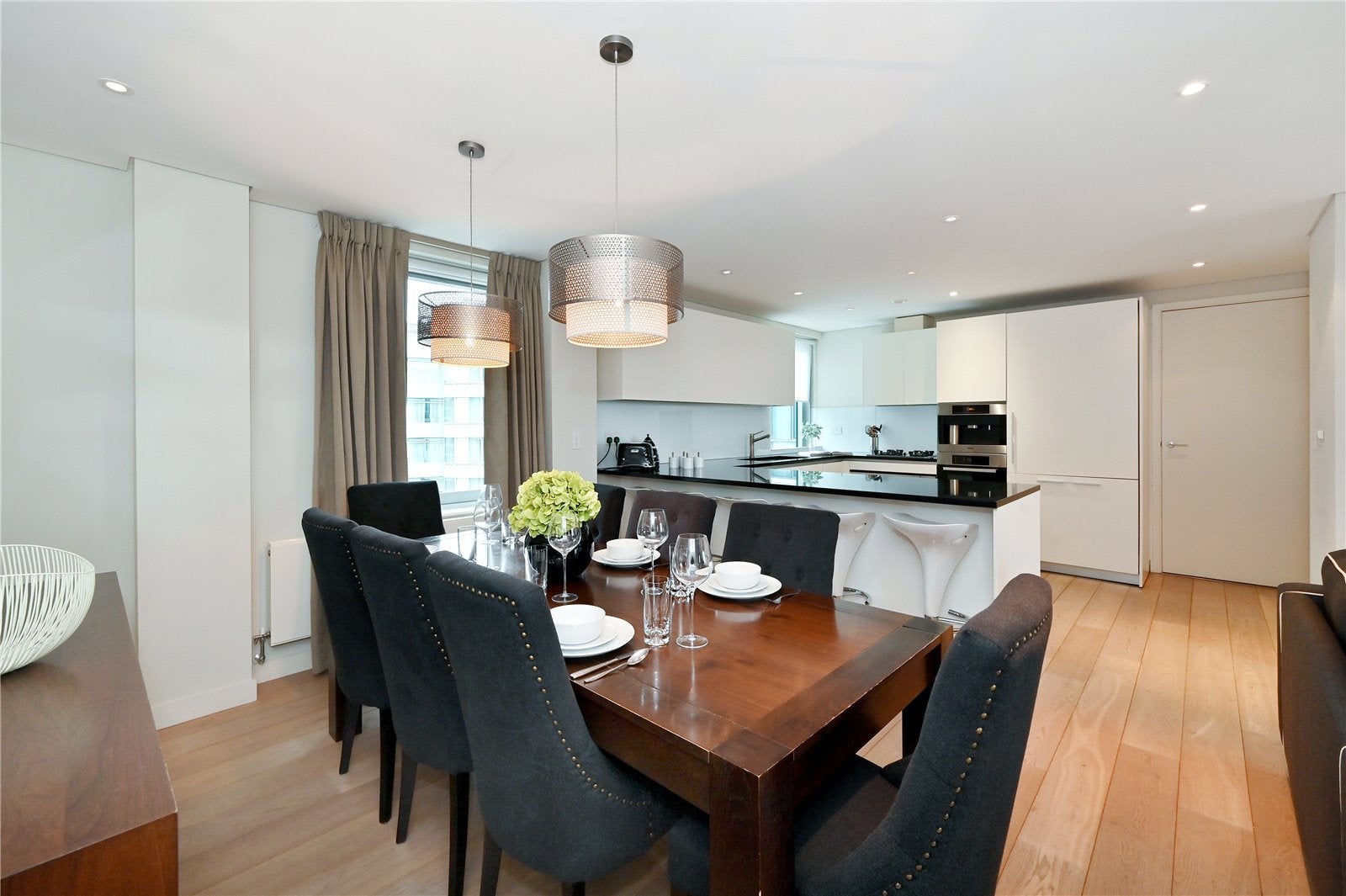 Flat Merchant Square in City of Westminster