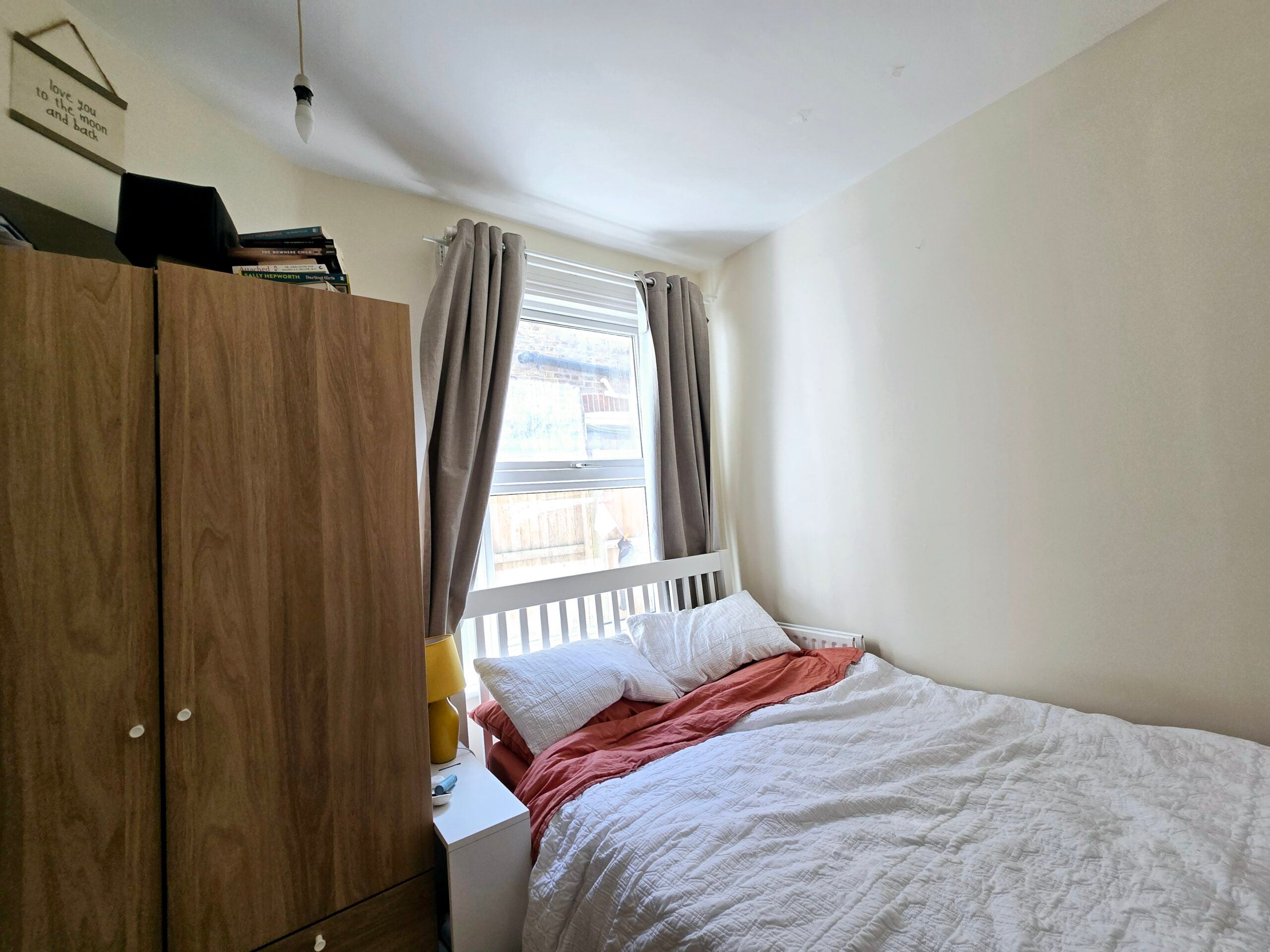 Flat St James Street in Cheltenham