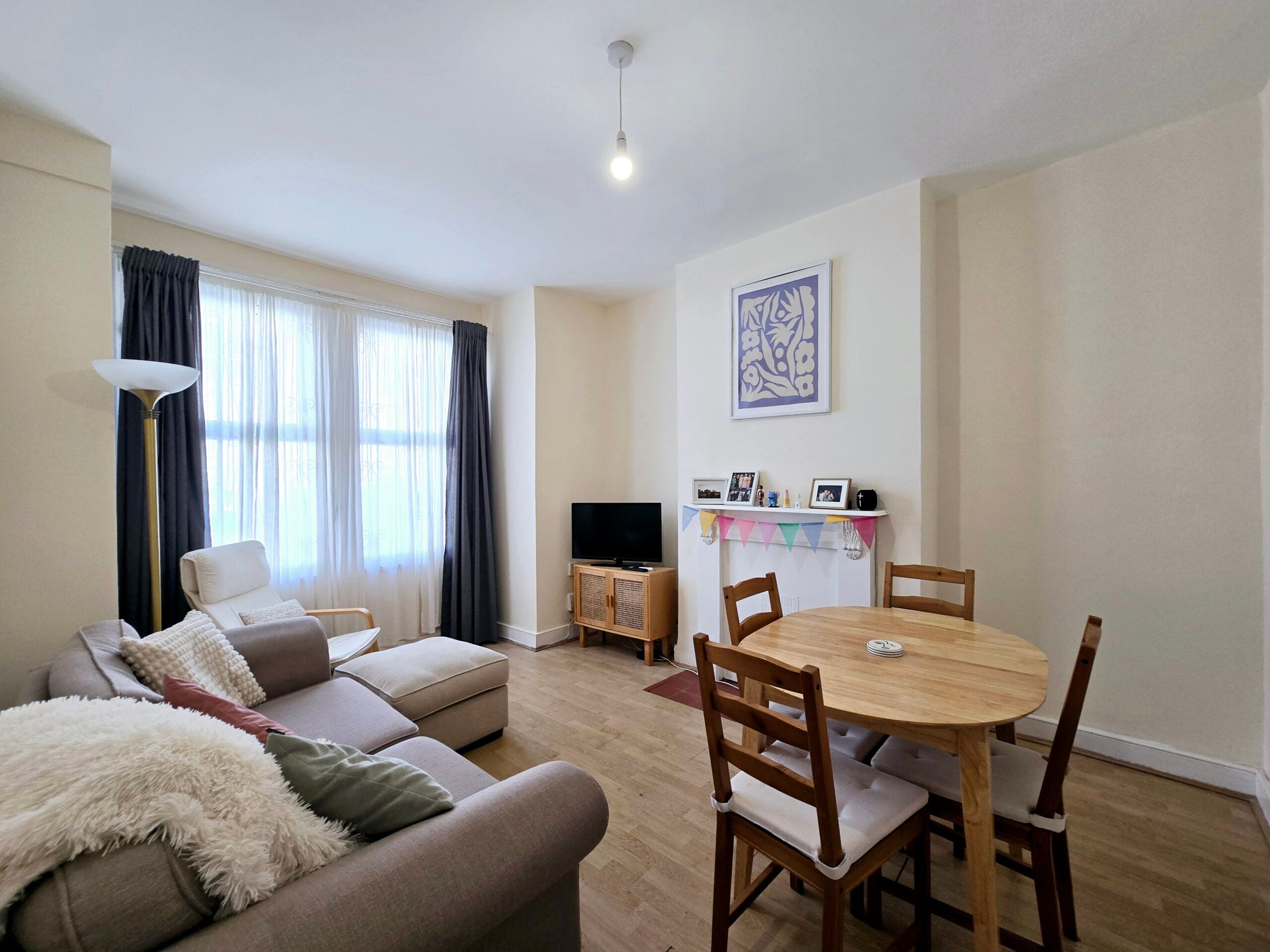 Flat St James Street in Cheltenham