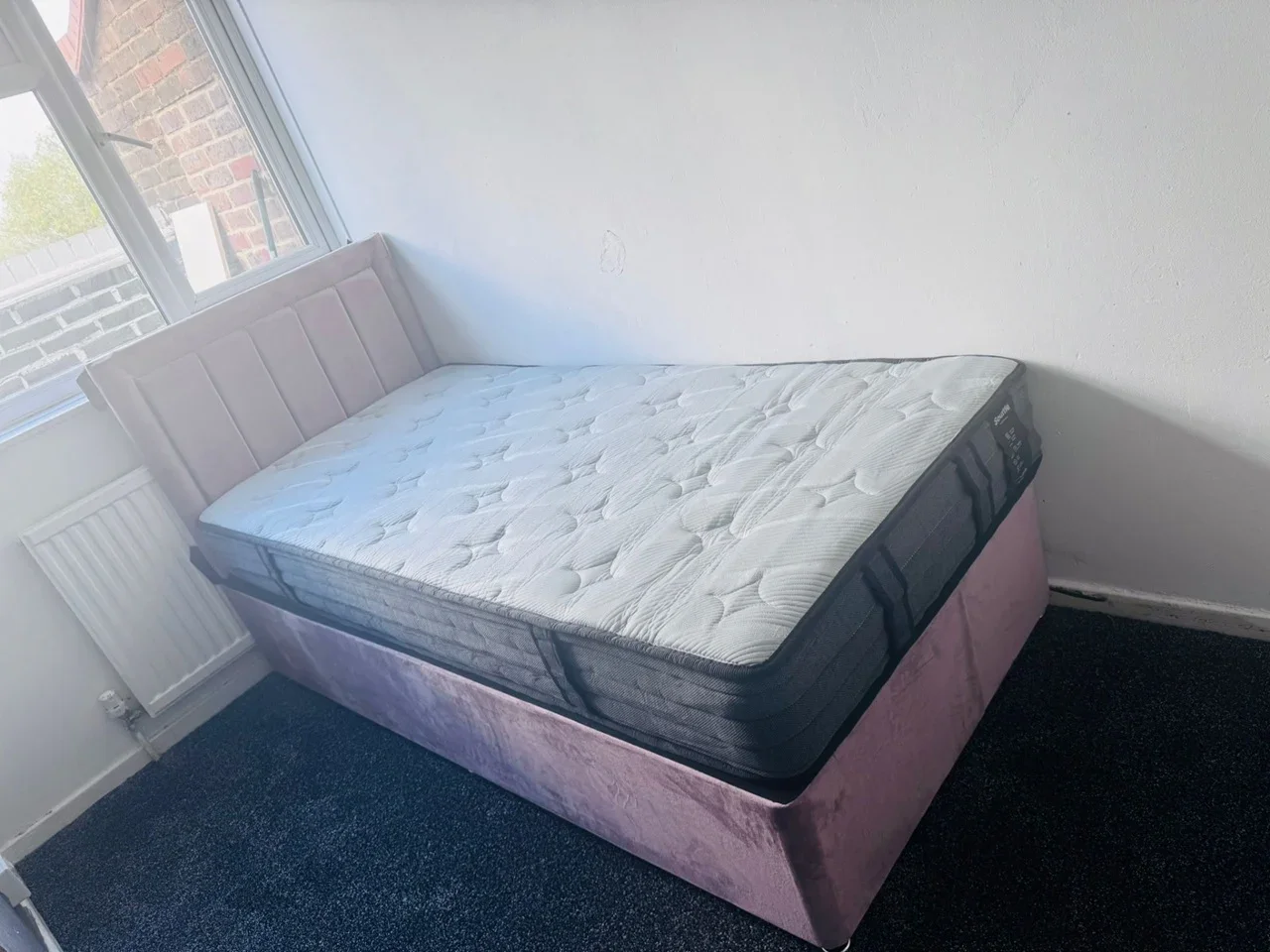 Room Marine Court in Purfleet-on-Thames