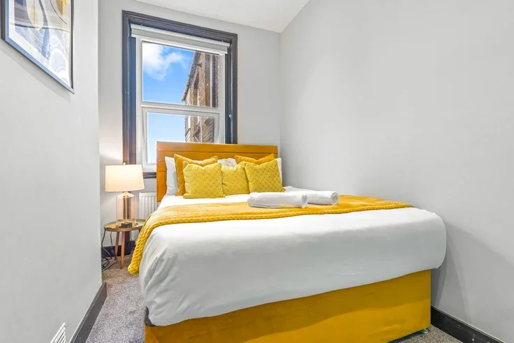 Flat Doneraile Street in Greater London