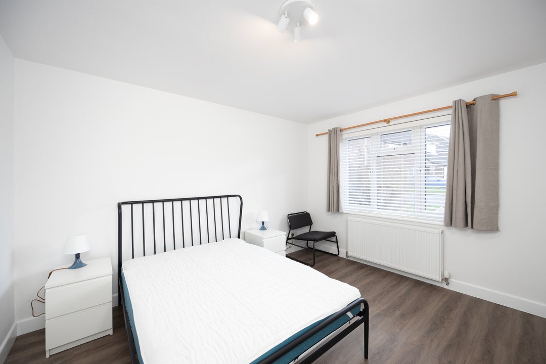 Room Kynaston Avenue in Stoke Mandeville