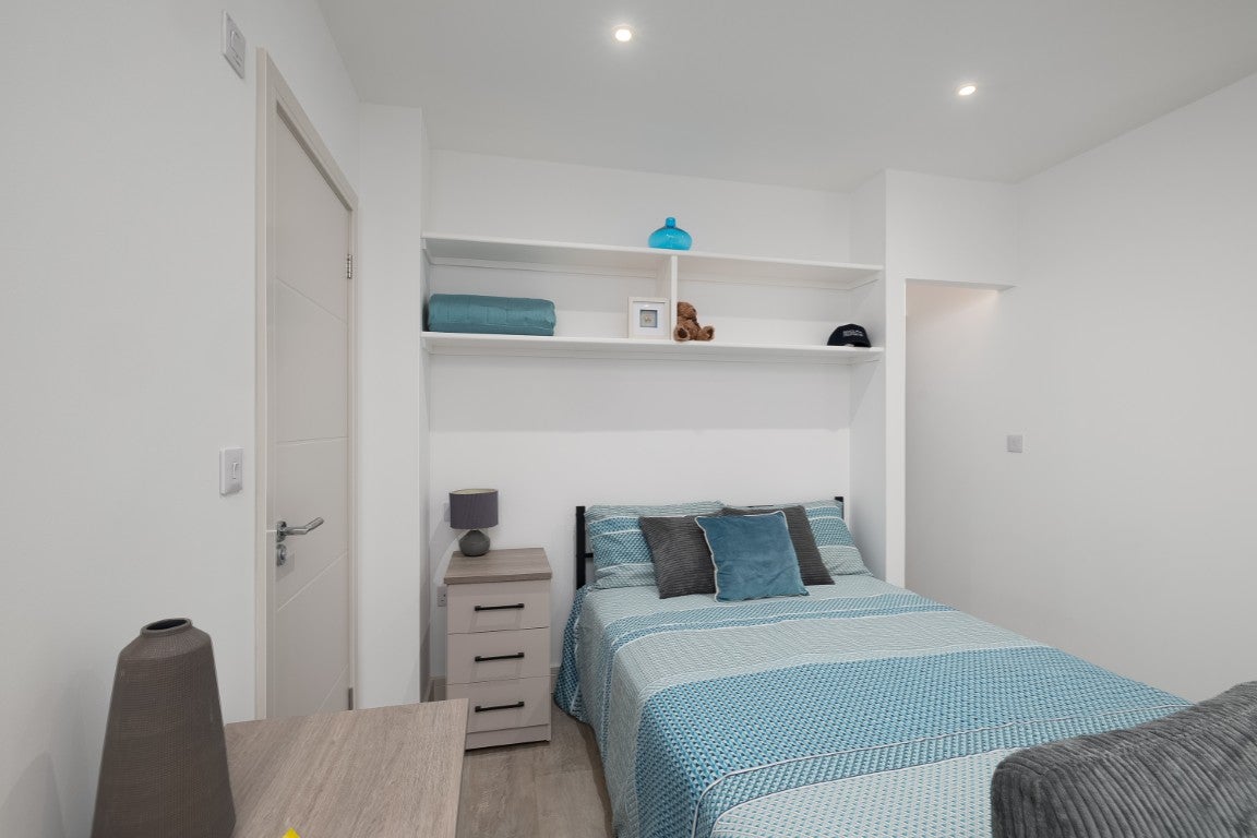 Room North Hill in Plymouth