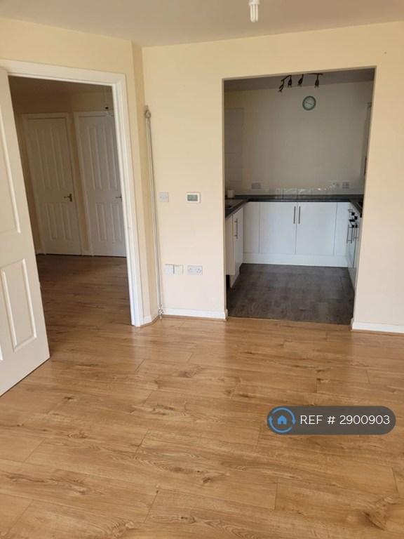Flat Macarthur Close in Greater London