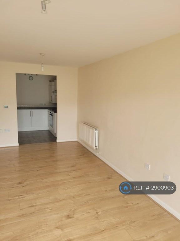 Flat Macarthur Close in Greater London
