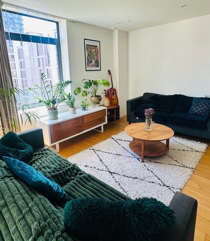 Room Honour Lea Avenue in Greater London