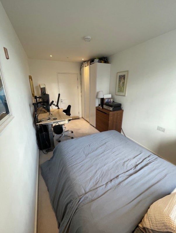 Room Honour Lea Avenue in Greater London