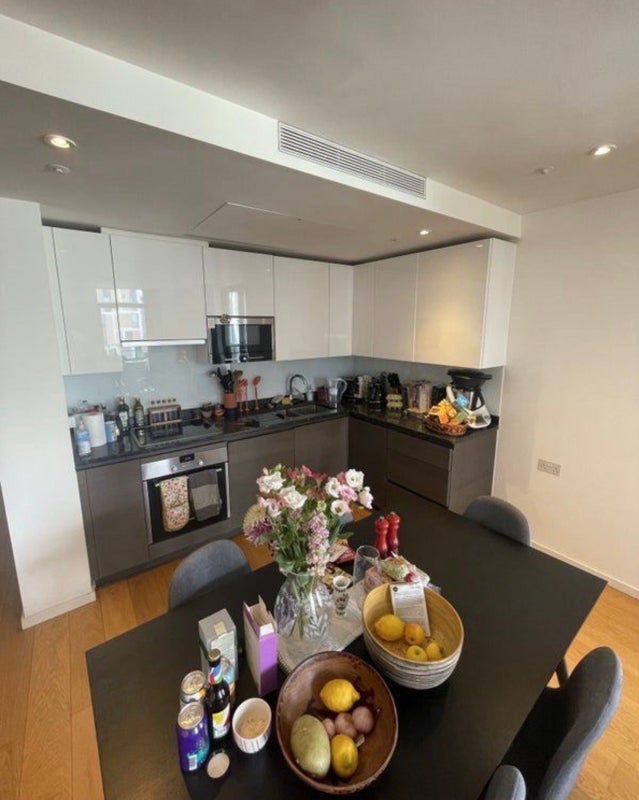 Room Honour Lea Avenue in Greater London