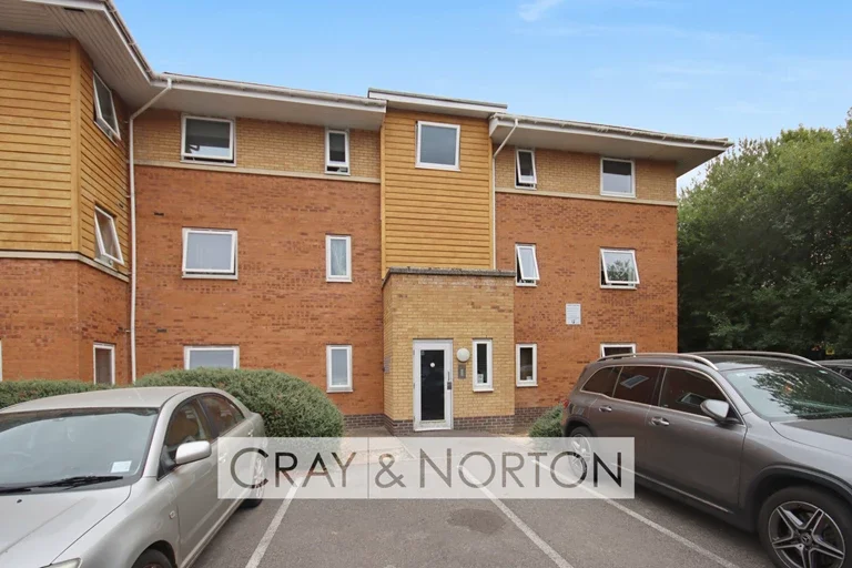 Flat Manning Gardens in Greater London