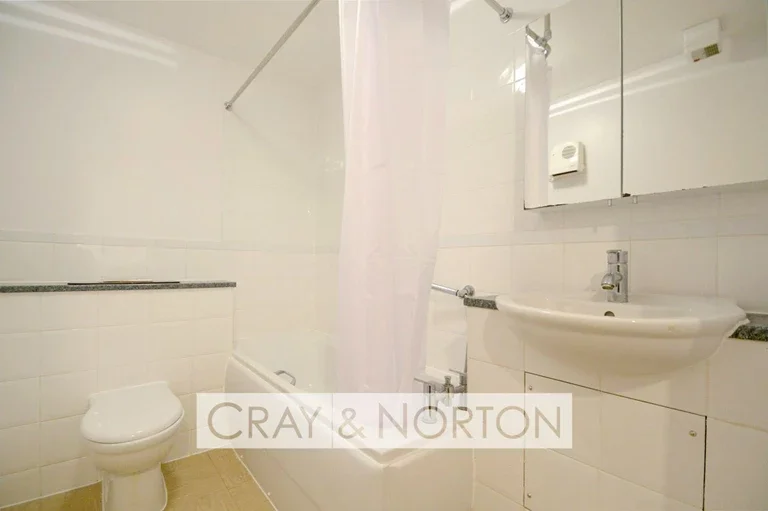 Flat Manning Gardens in Greater London