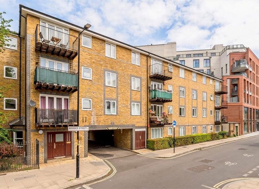 Flat Webber Street in Greater London