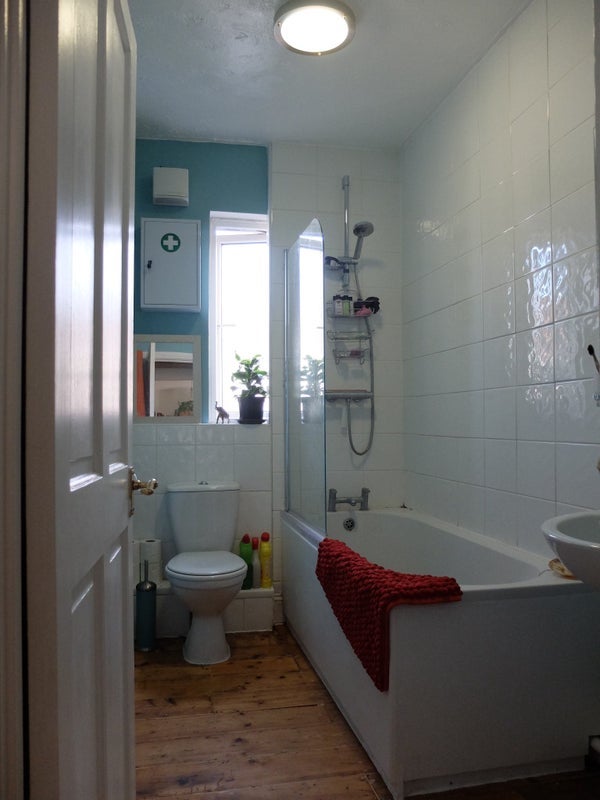 Room Woodbine Road in Bristol