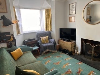 Room Woodbine Road in Bristol