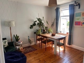 Room Woodbine Road in Bristol