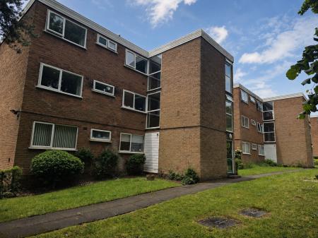 Flat Moorfield Drive in Birmingham