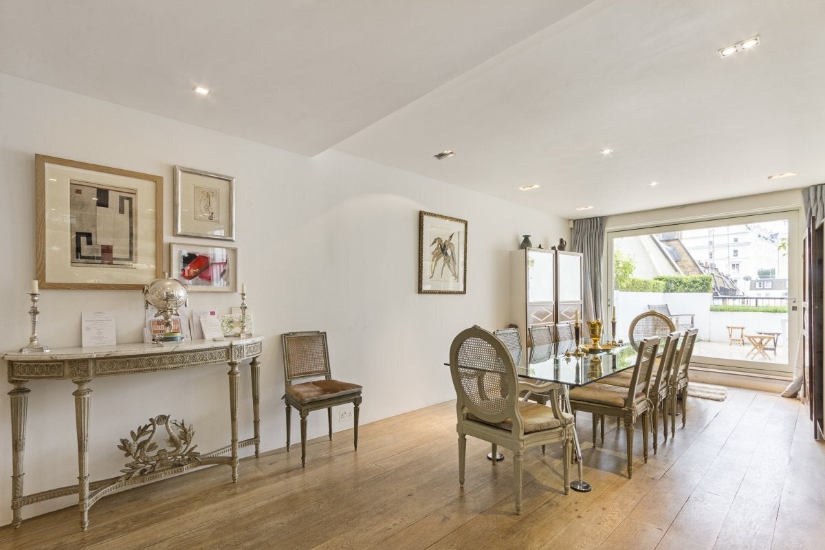 House Stanhope Gardens in Greater London