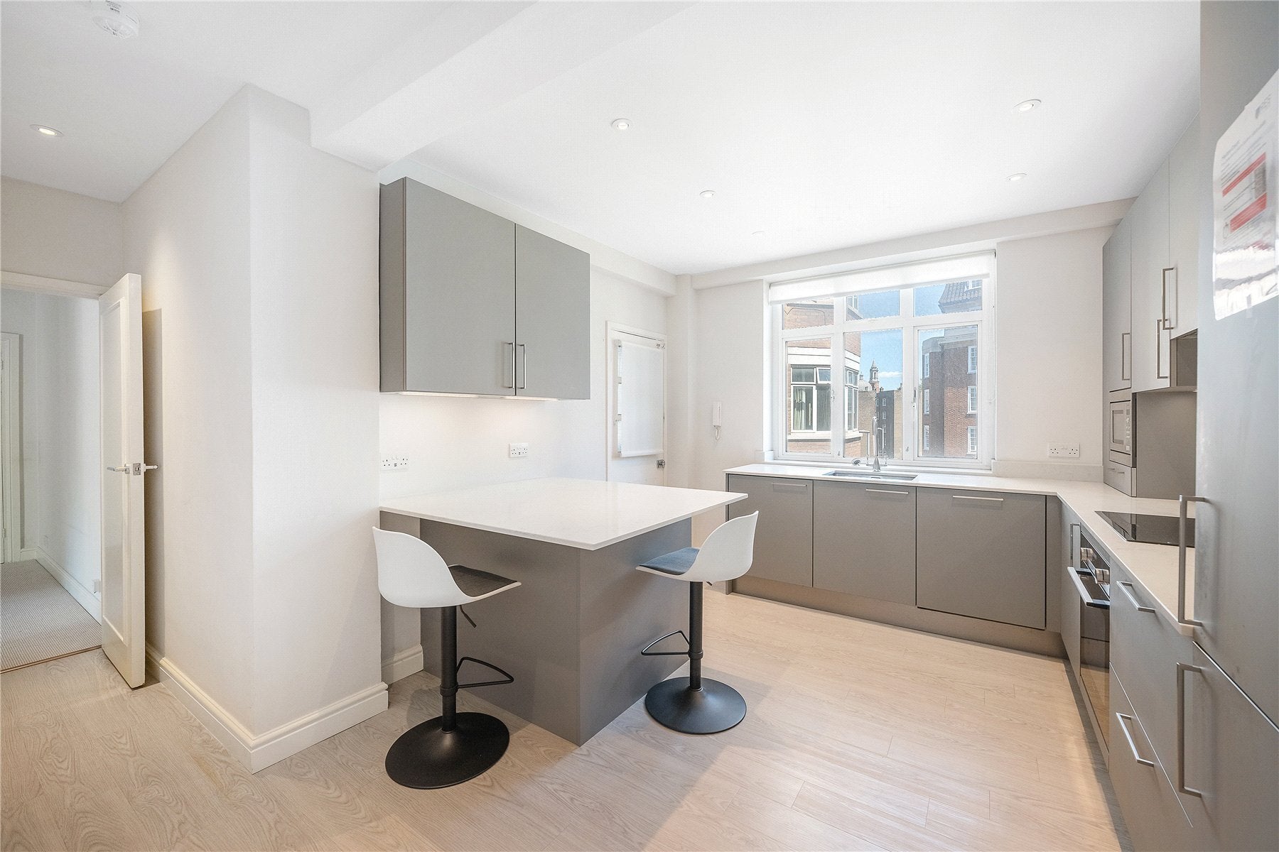 Flat Old Brompton Road in Greater London