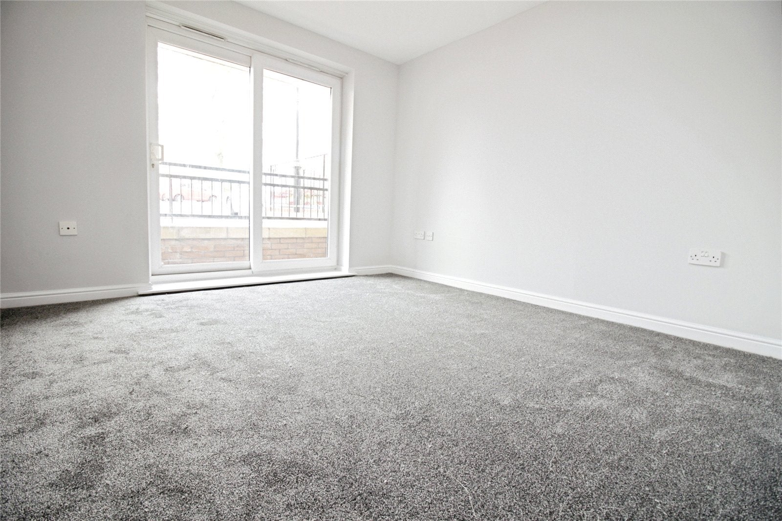 Flat Osier Drive in Basildon